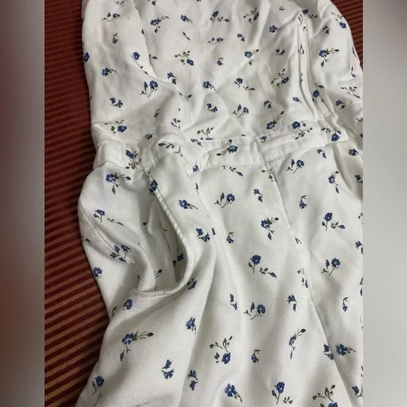 Hollister White and Blue play suit romper size M - Picture 4 of 7